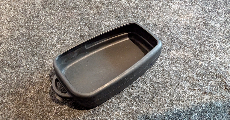 TPUケース単体の形状(スマホケースのような装着感)