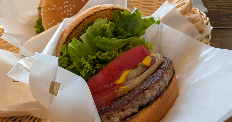 隠れ家のような入口が楽しい！フレッシュネスバーガー イオンモール橿原店を訪問