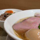 【大阪難波】なにわ麺次郎を訪問｜駅構内で味わう黄金貝ラーメンと炙りチャーシュー丼