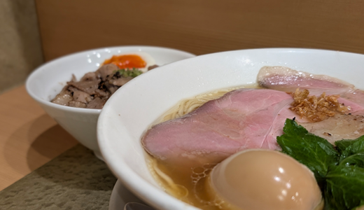 【大阪難波】なにわ麺次郎を訪問｜駅構内で味わう黄金貝ラーメンと炙りチャーシュー丼